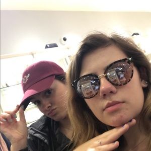 Meet your Posher, Nicole